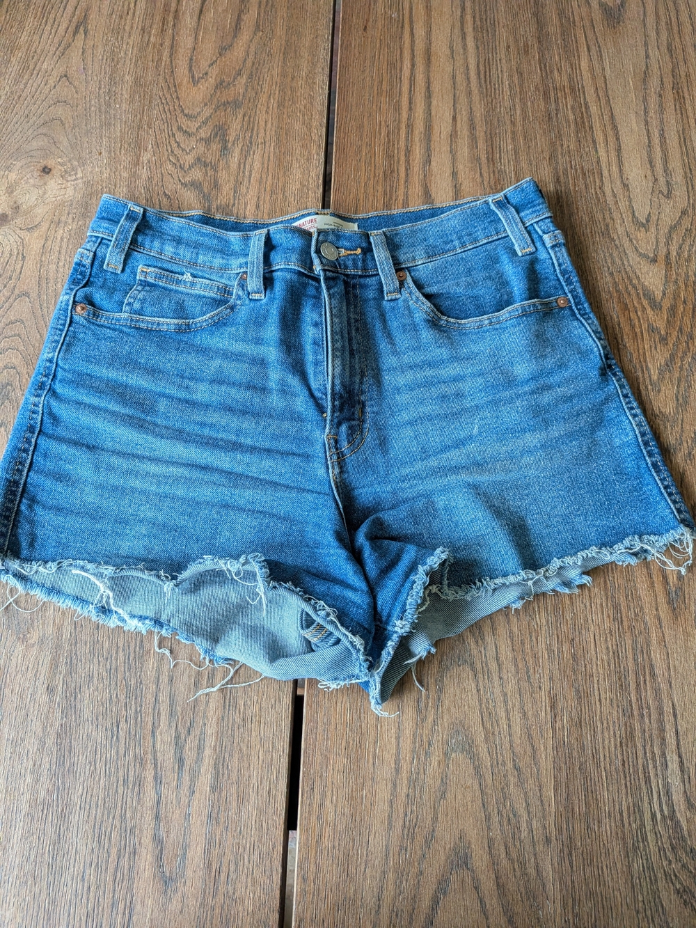 Signature by Levi Strauss Women's Heritage High-Rise Jean Shorts Sz 10 Stretchy